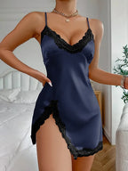 Chemise de nuit sexy en soie glacée avec bretelles et coutures en dentelle pour femme